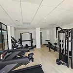 Port & Wellness 218 *