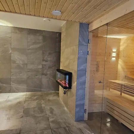 Port & Wellness 218 *