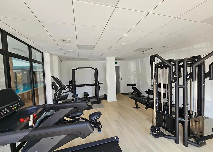 Port & Wellness 218 *